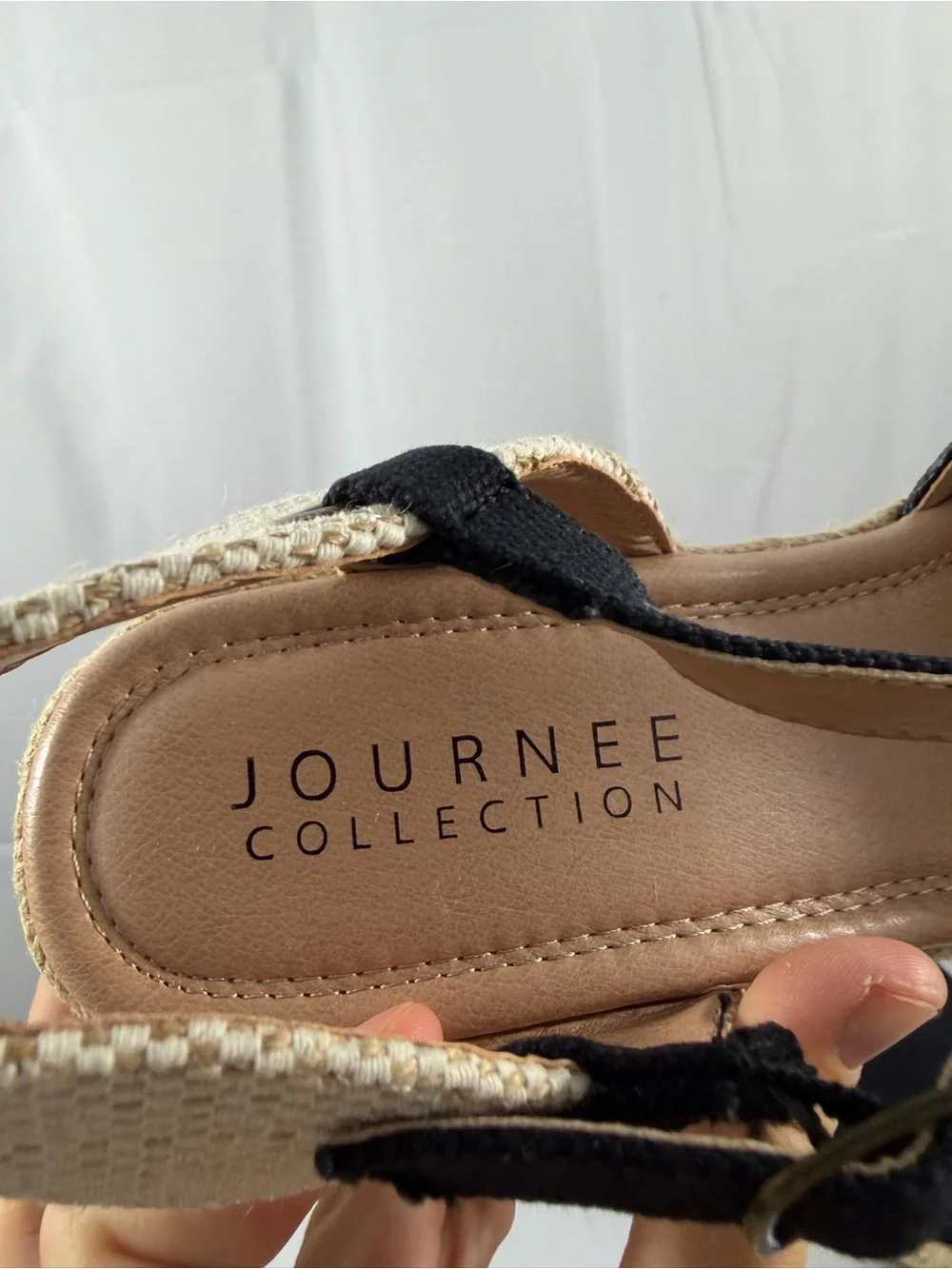 NWT Journee Women’s Size 10 Cream Wedge Espadrille Sandals in Black